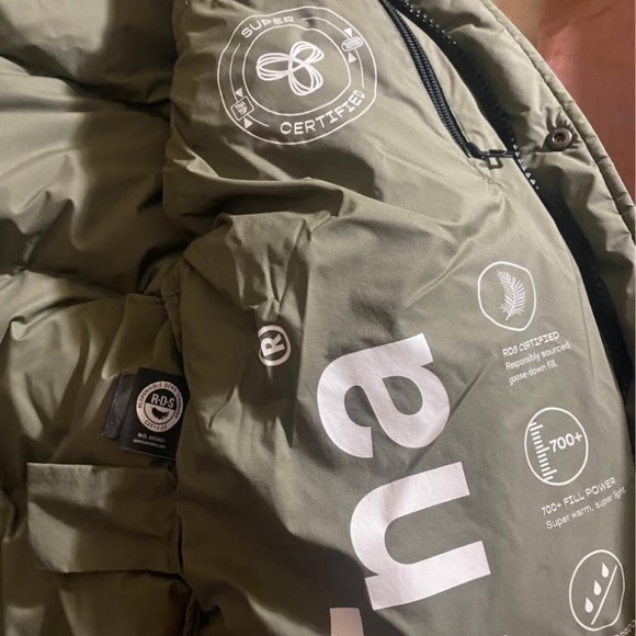 Aritzia super puff shorty - Dark Olive - Picture 4 of 8